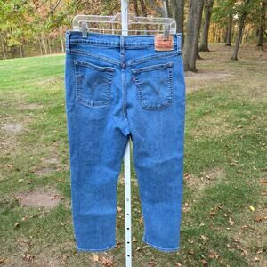 Levi's Wedgie Straight Jeans Button Fly Stretch Medium Wash size 32